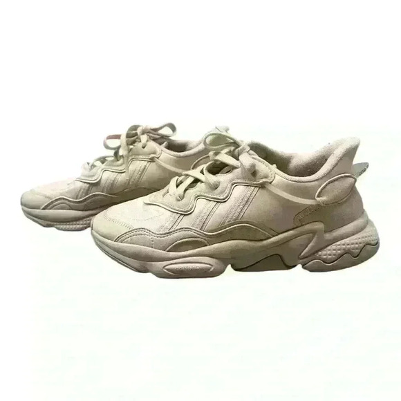 Adidas Originals Ozweego Sneaker, Alumina, big kids size 5.5 - Picture 1 of 7
